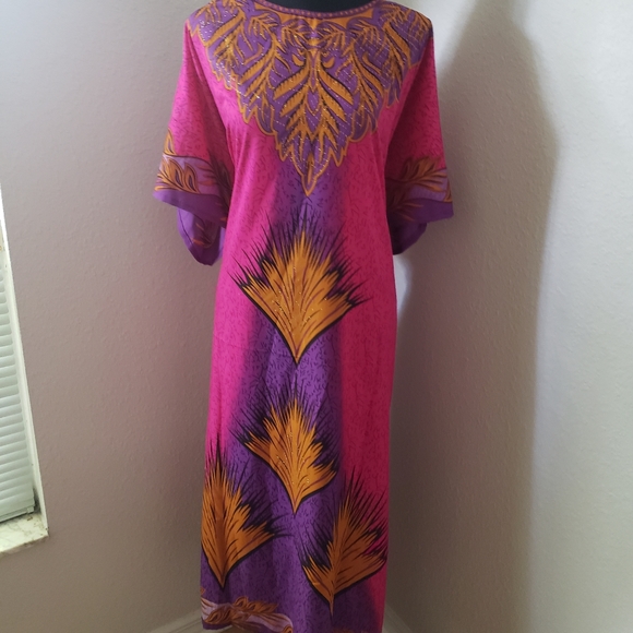 Just In: New Fuschia Kaftan Abaya Cover-up D… - Picture 1 of 14